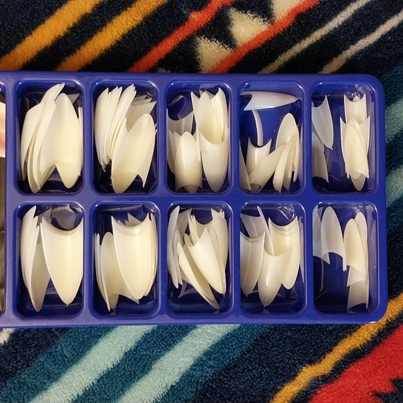 VV MEIJIAER Transparent & White Stilletto Nail Tips 200 Piece - Picture 2 of 5